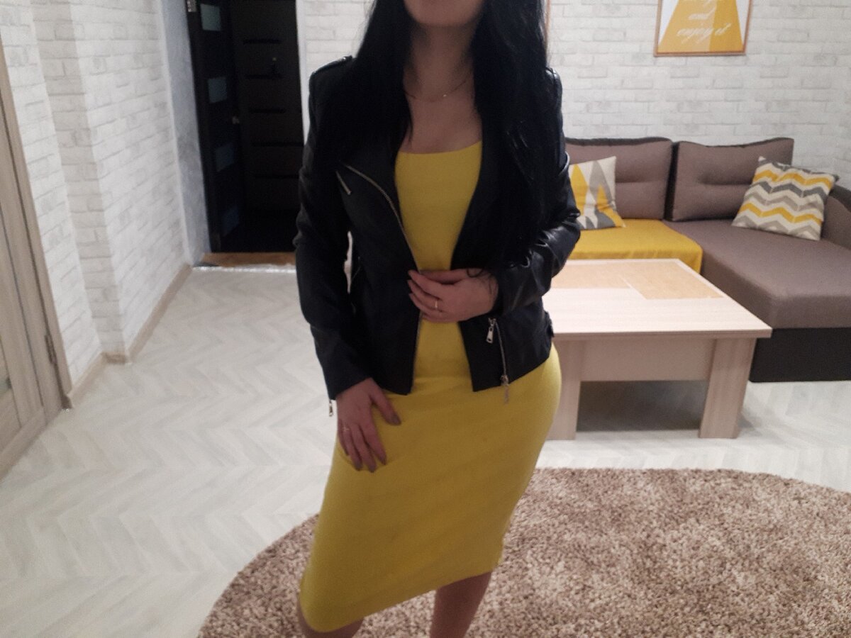 Фото волос "До") Другой фотки не нашлось, но на канале много статей, в которых фигурирует моя черная голова))