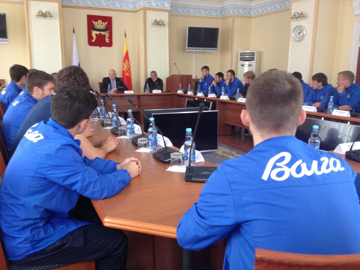 Команда "Волга" в зале заседаний Тверской городской думы в сентября 2016 года. Обещание всесторонней поддержки клуба со стороны власти