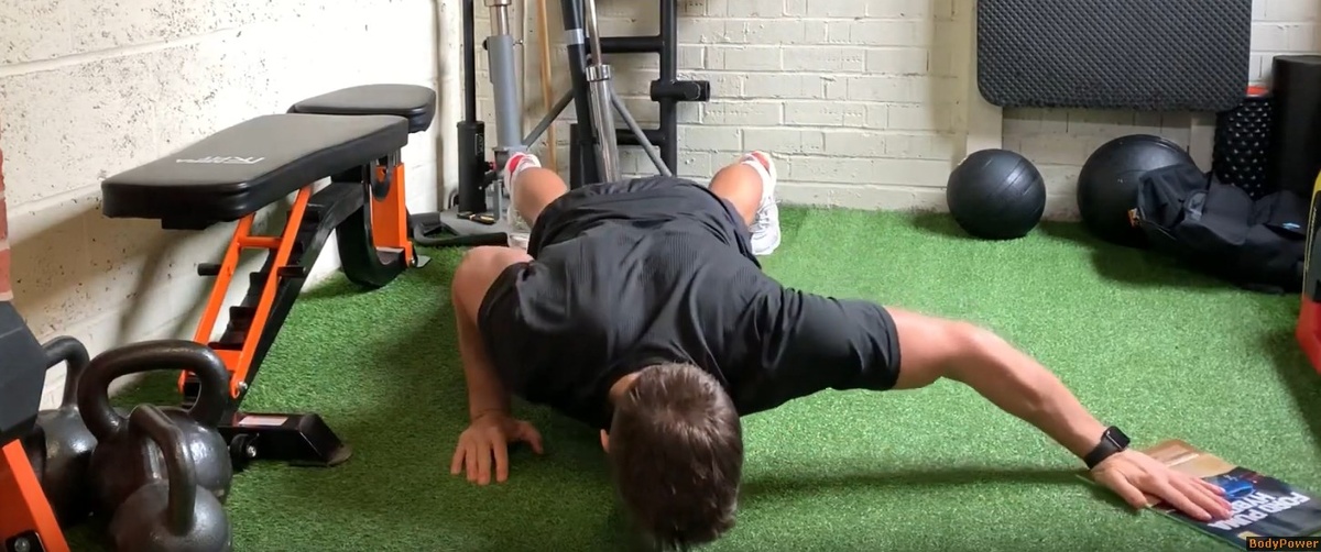 Отжимания с журналом