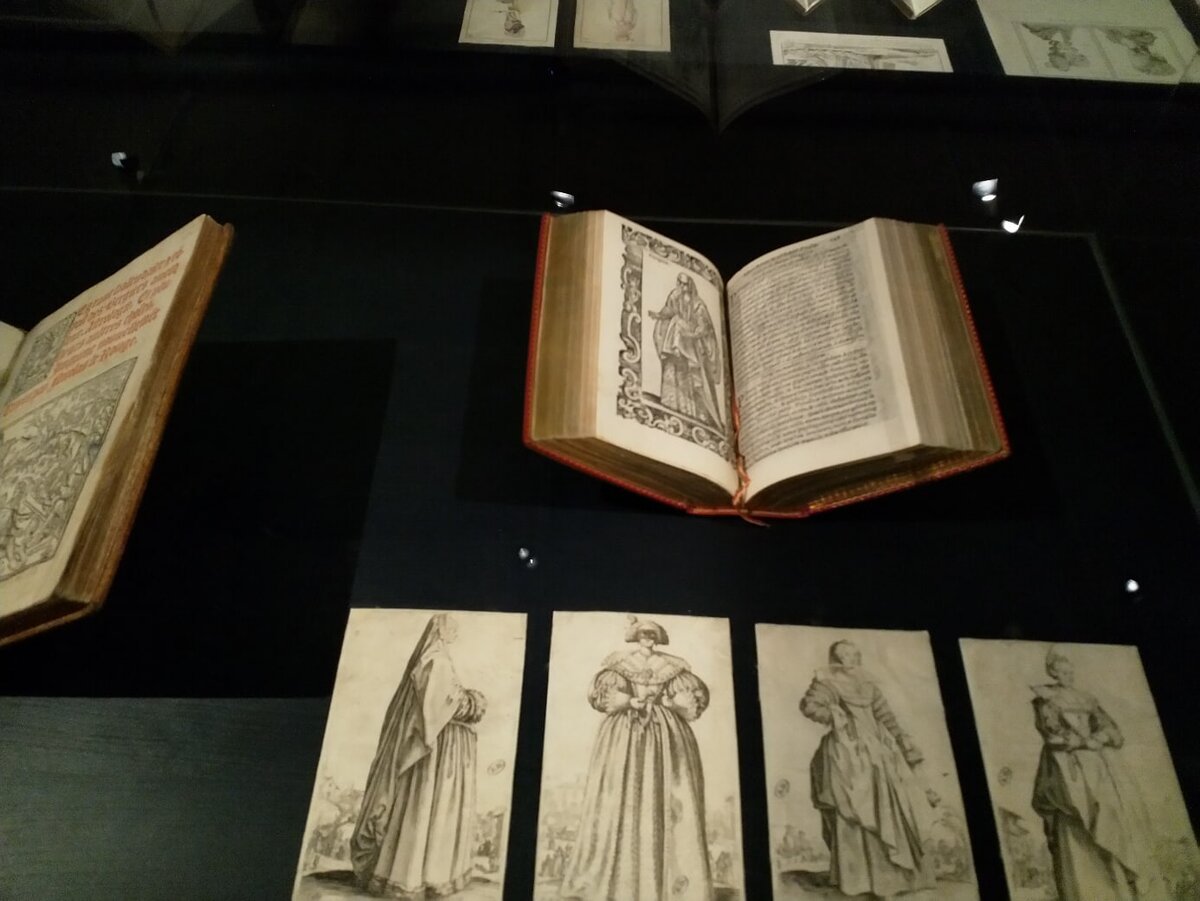 Из истории модной периодики - экспонаты выставки Harper's Bazaar, Premier Magazine De Mode