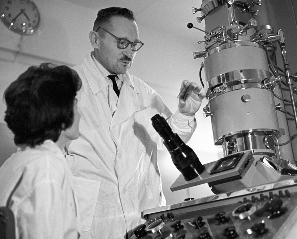 Виктор Жданов