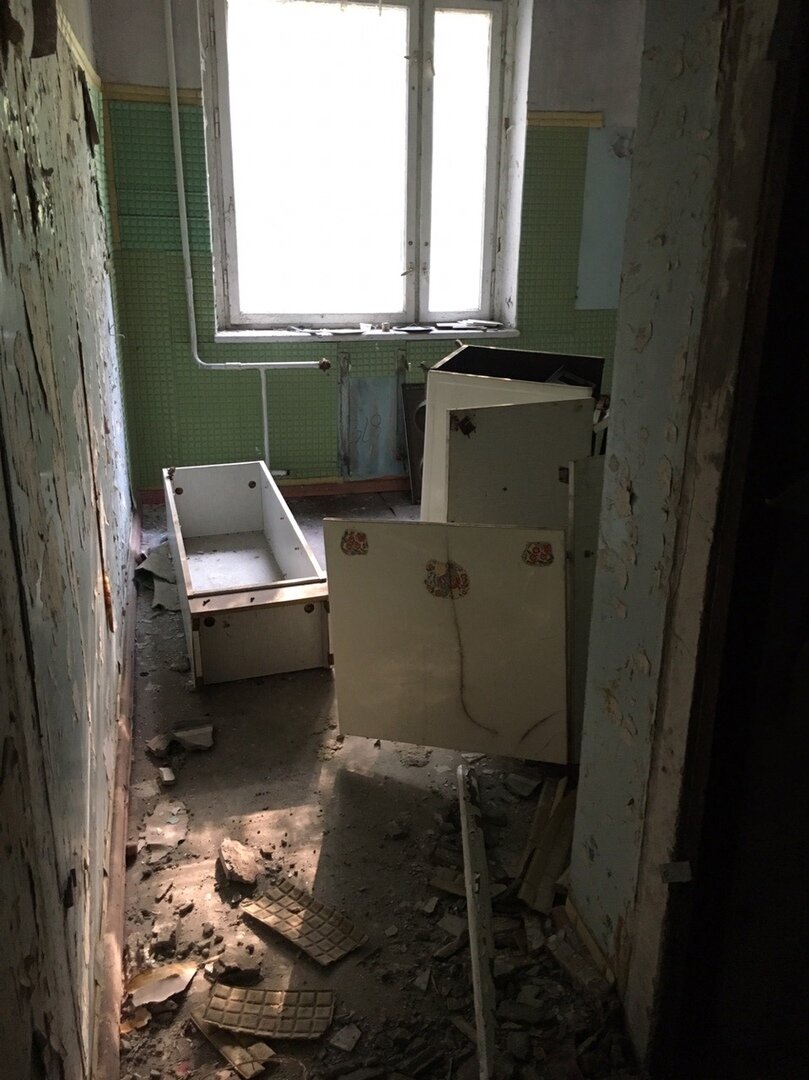 В квартирах Припяти сохранились вещи времен СССР. Как они выглядят сейчас?