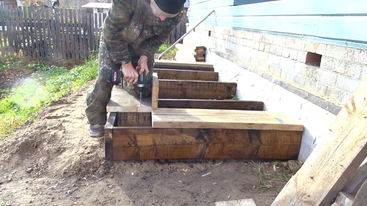 Как сделать крыльцо из дерева своими руками: этапы строительства | «БукДуб» в Санкт-Петербурге