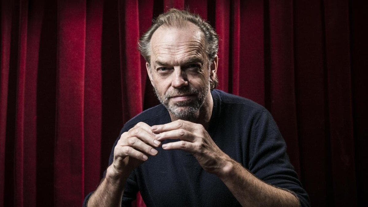 Фотография Хьюго Уивинга