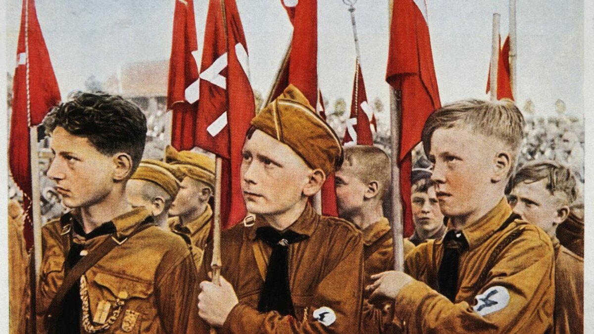 Идеальная немецкая молодёжь того времени с точки зрения нацистской верхушки.