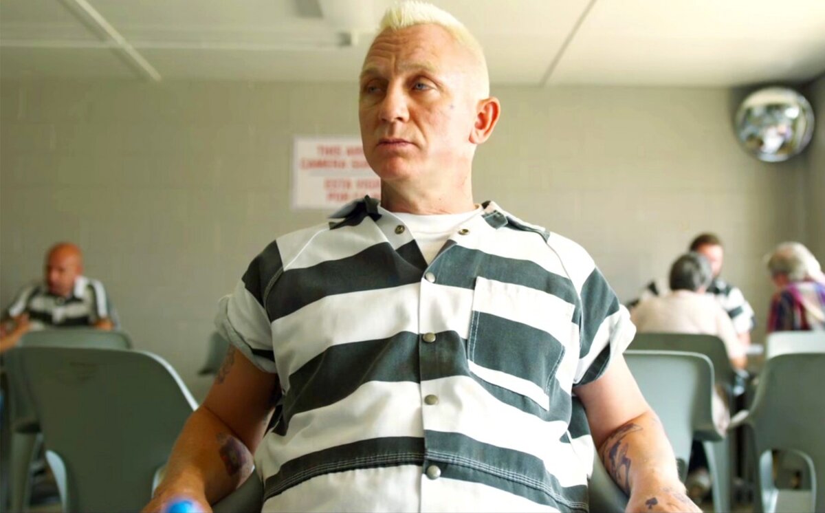 На скриншотах Джо Бабах выглядит круче, чем в фильме