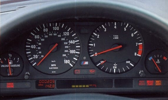 BMW e34 панель