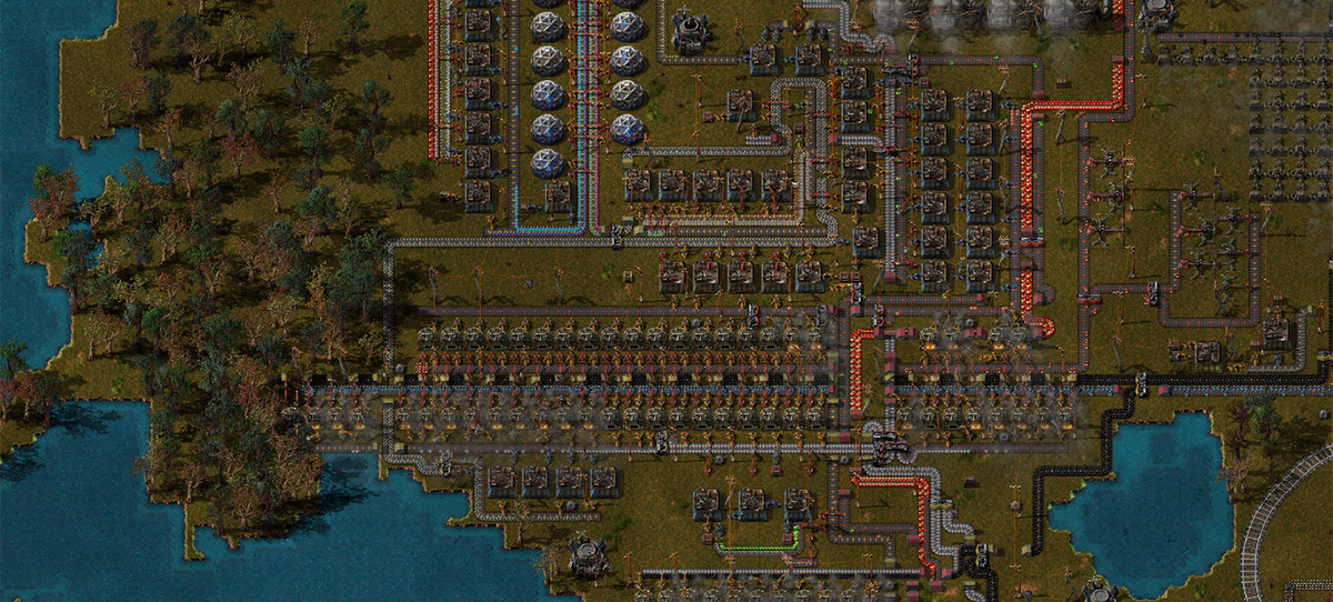 Относительно развитая сеть в Factorio