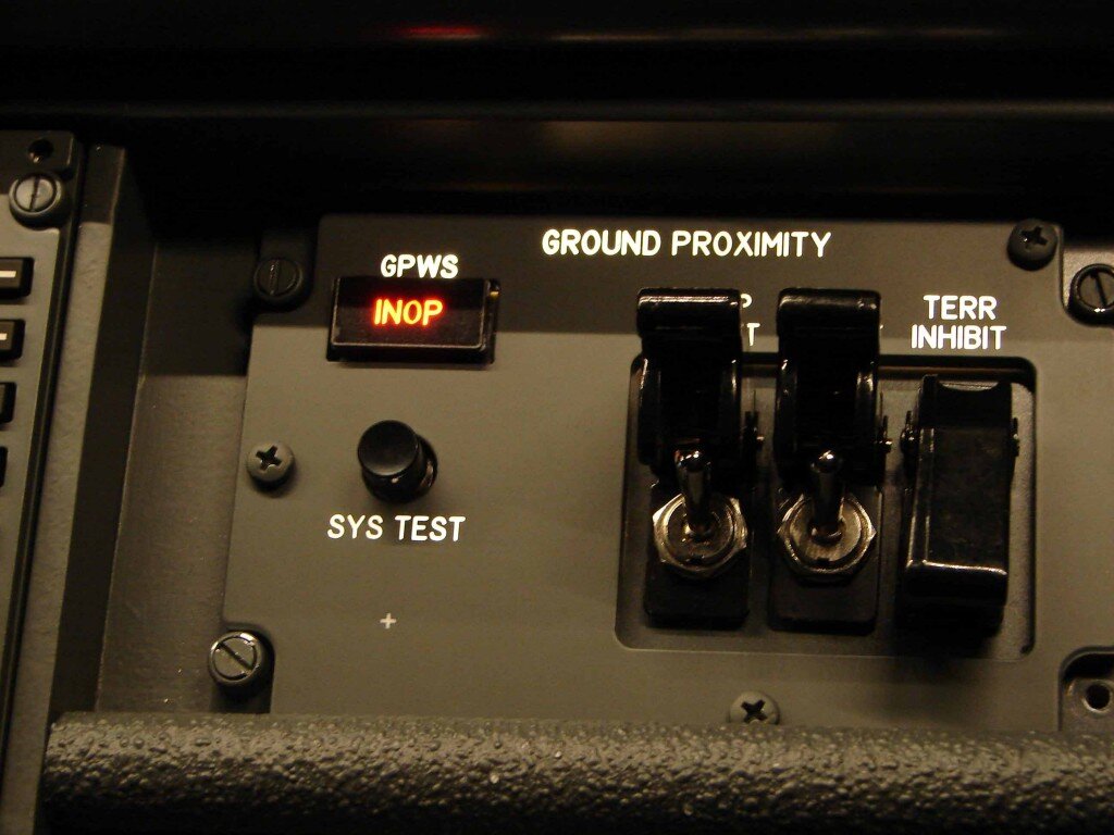 Панель теста GPWS на Boeing 737 (источник flightdeck.be)