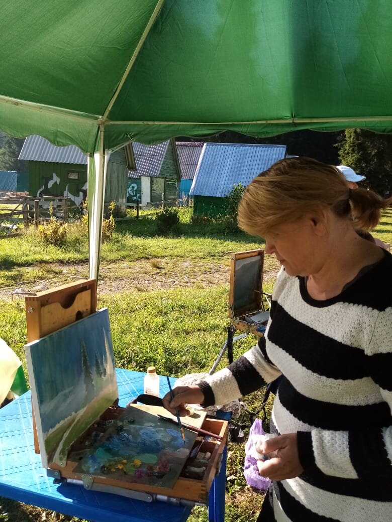 Руководитель филиала союза женщин-художниц "ЭХО" в Краснодарском крае Бойко Анна Васильевна на плэнере