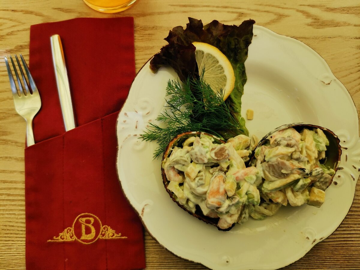 Салат с авокадо 