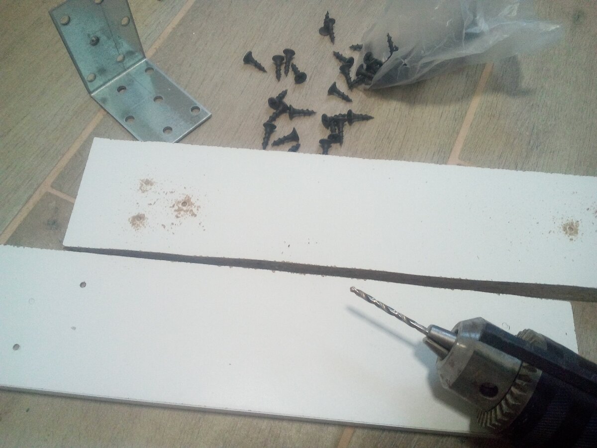 Делаем временную секцию под газовую варочную поверхность пока нет ...