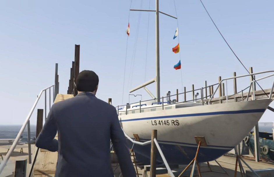 Корабль с флагами.