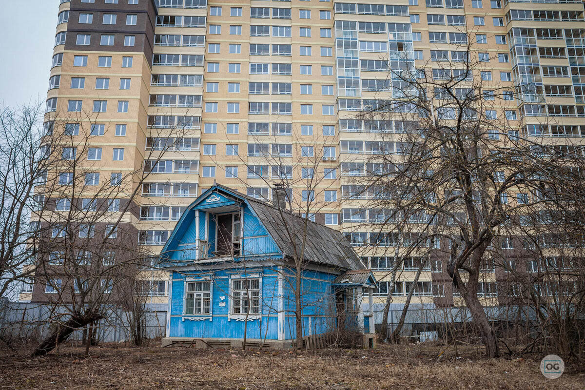 Ад интроверта»: маленький синий домик посреди человейника | Онград - все  новостройки Москвы | Дзен