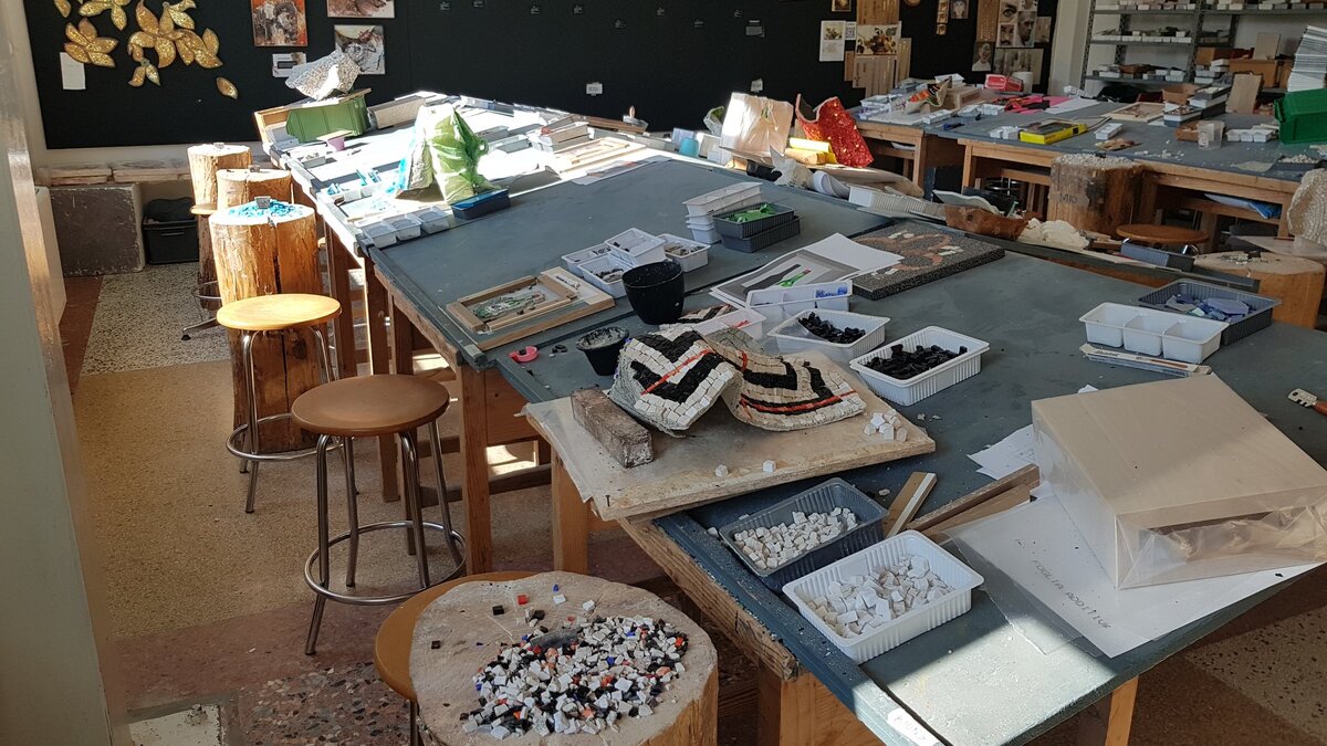 Фото с официальной страницы школы https://www.facebook.com/scuolamosaicisti/