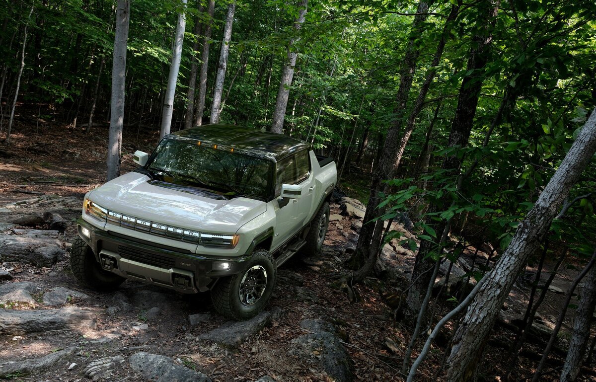 Фотография: GMC  "Великолепный Hummer EV".