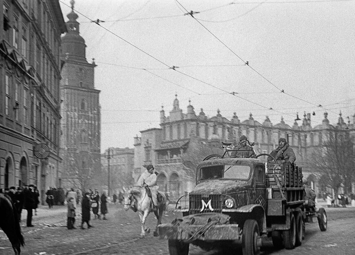 Краков, освобожденный частями Красной армии, 1945 год.  Фото: https://phototass2.cdnvideo.ru