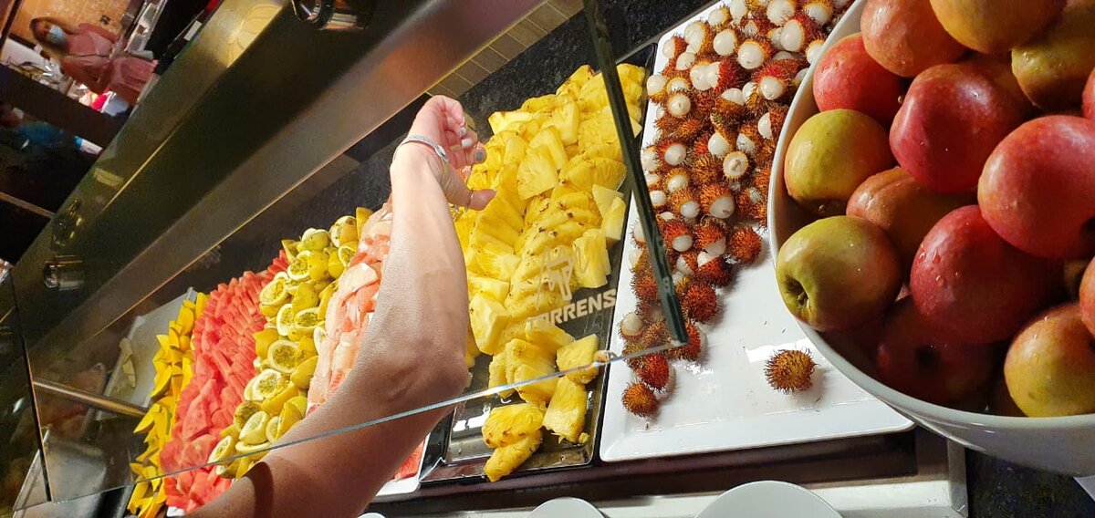 Фрукты берём самостоятельно