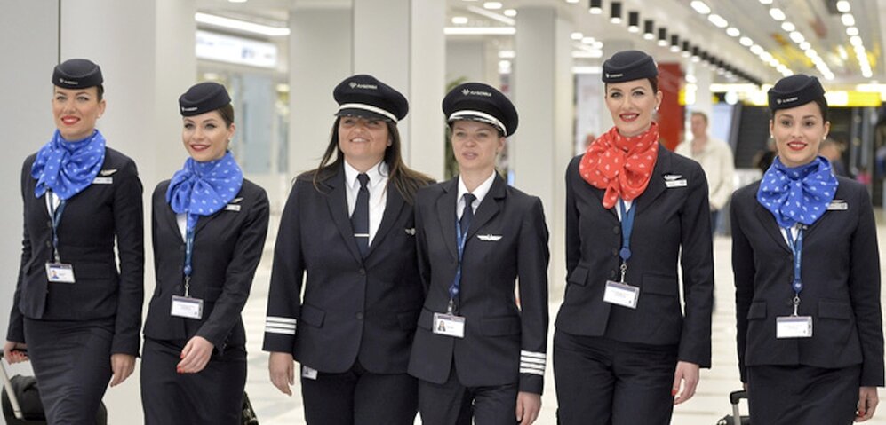 Посредине это вторые пилоты, как я понимаю.