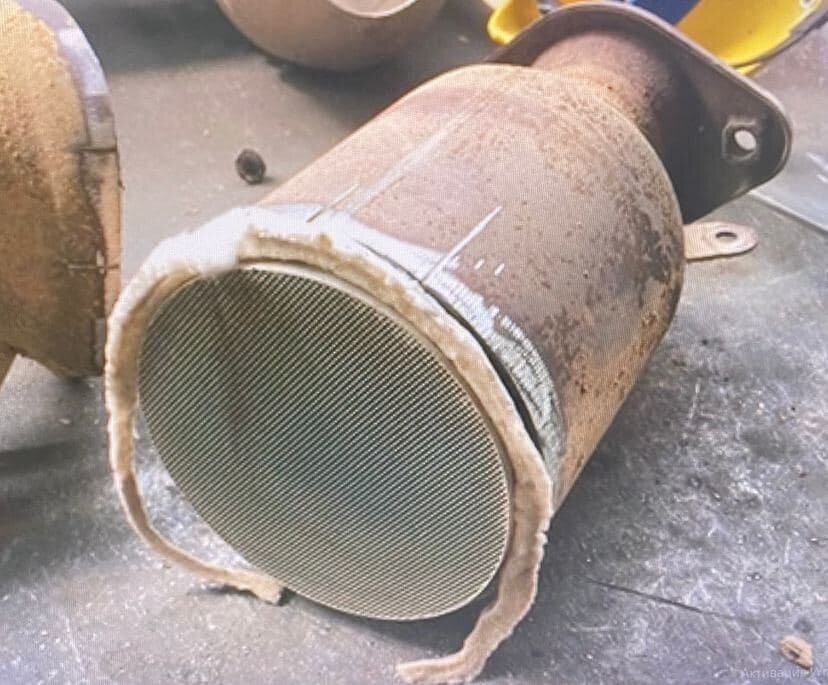 Исправный катализатор. Все соты ровные. 