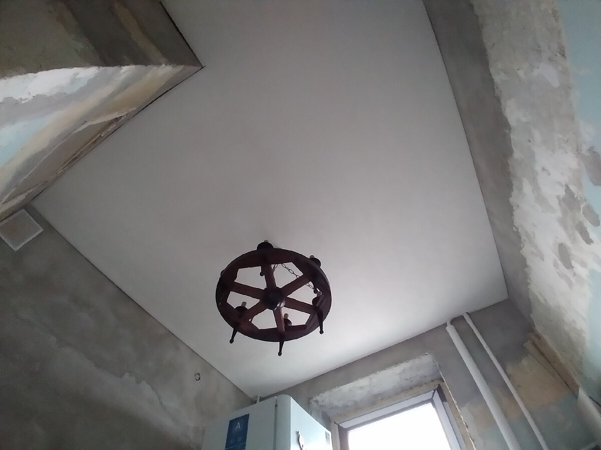 Светодиодная лента на потолок - подсветка натяжного потолка
