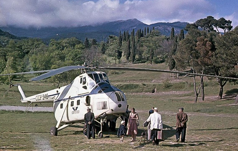  Фото (с) Всеволод Тарасевич. Ми-4 . Ялта, 1959 год