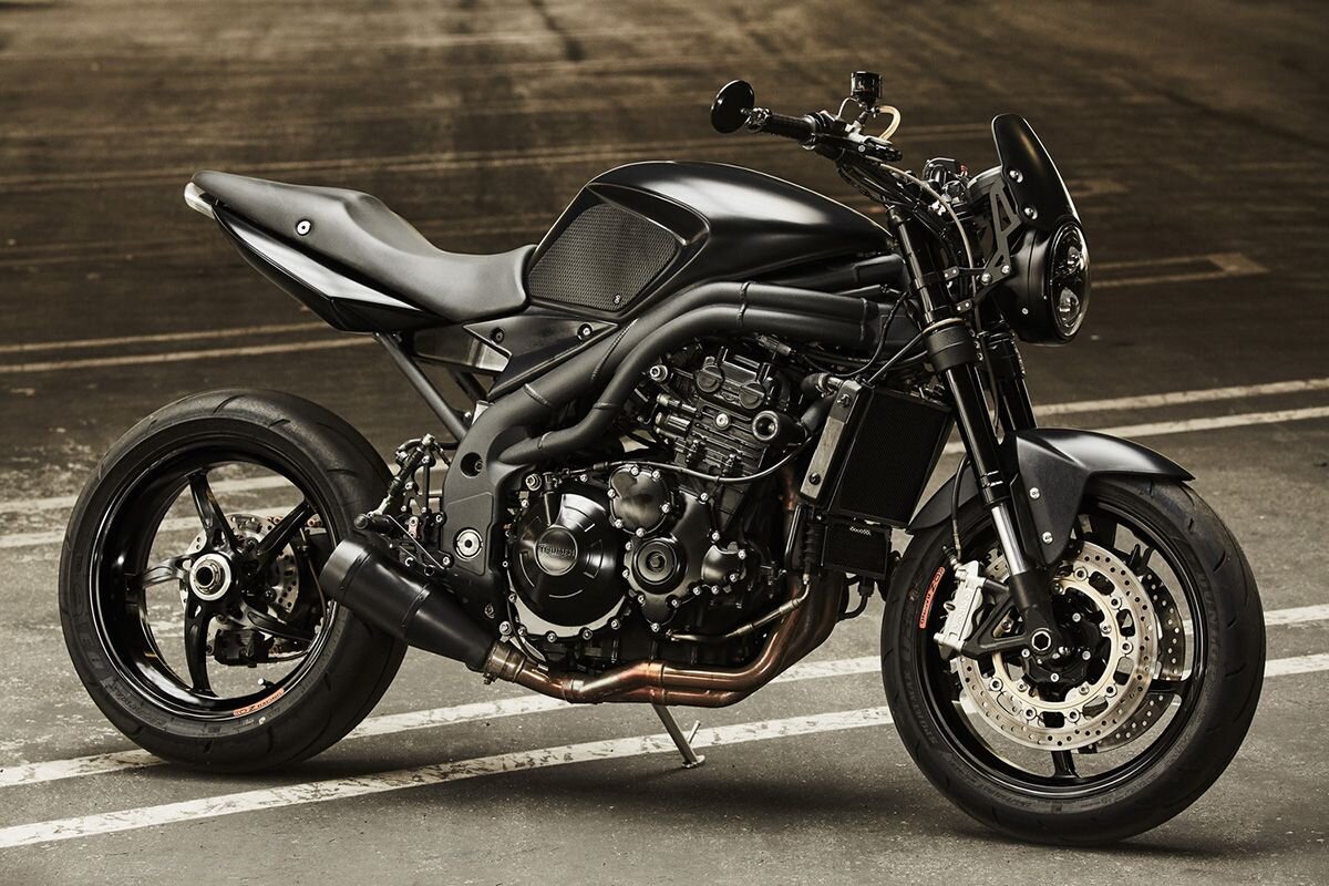 New custom. Мотоцикл Триумф СПИД трипл. Triumph Speed Triple 1050 Custom. Triumph Speed Triple Custom. Триумф стрит трипл кастом.