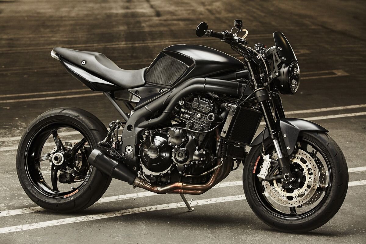 Triumph speed triple. Мотоцикл Triumph Speed Triple. Триумф СПИД трипл. Triumph Street Triple кастом. Триумф Speed Triple.