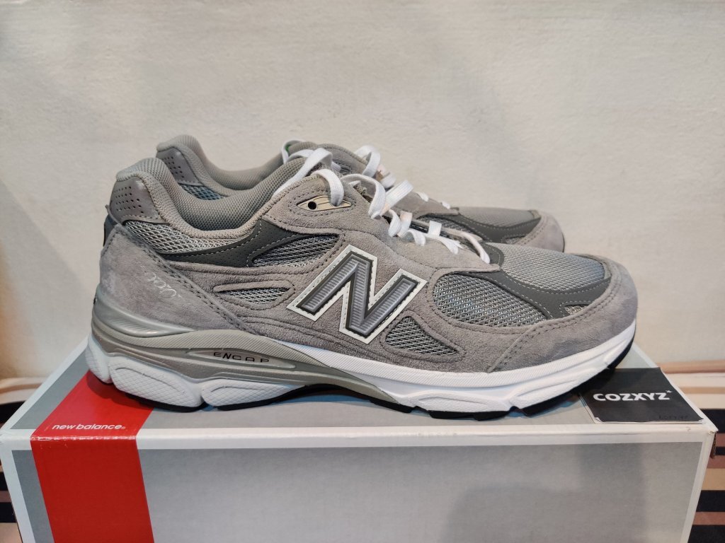 New Balance 990v3