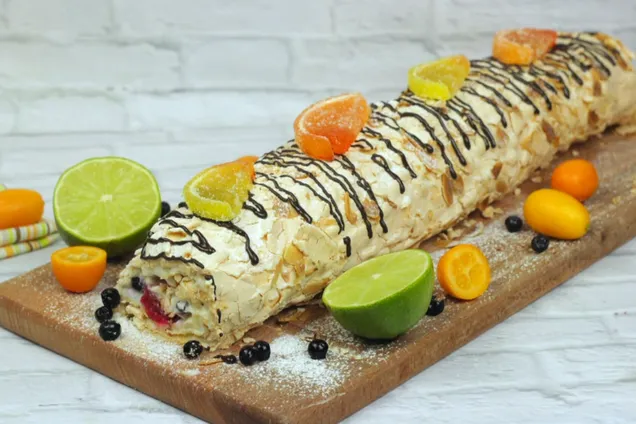 Простой меренговый рулет 