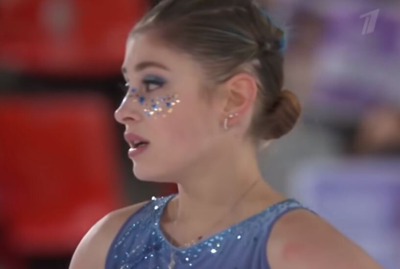 Алена Косторная. Этап Гран-при по фигурному катанию в Гренобле. Источник фото: YouTube канал Первого канала.