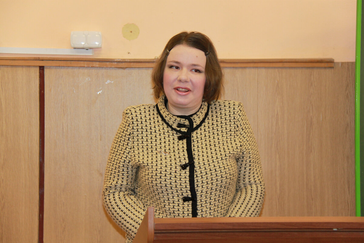 Любовь Сидорова – детская писательница, член Союза писателей России, актриса театра-студии «Гармония» - читает стихи своего отца Валентина Митрофановича Сидорова.