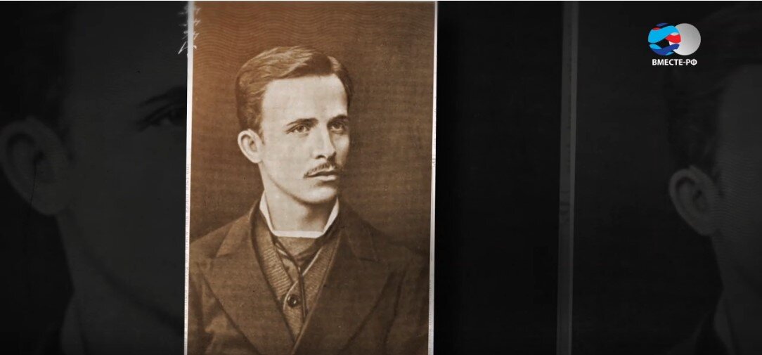 Н. Зелинский, выпускник Ришельевской Гимназии, г. Одесса. Когда ученому было 32 года, Дмитрий Иванович Менделеев пригласил его работать в Московский Университет, где ученый остался работать до самой смерти.