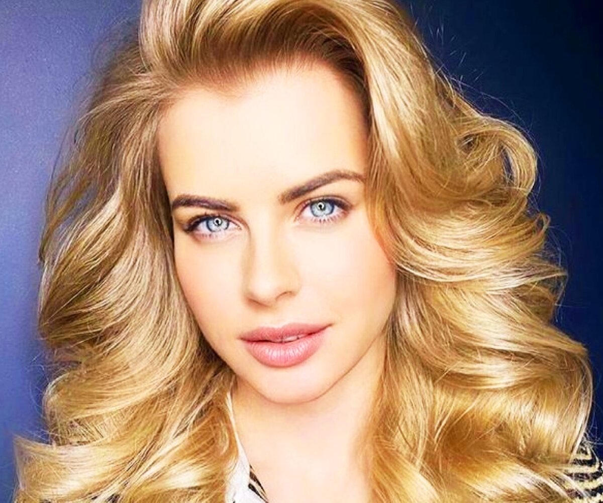     «Иск является ширмой»: Анна Клюкина выиграла суд у бывшего мужа-банкира за дом на Рублевке