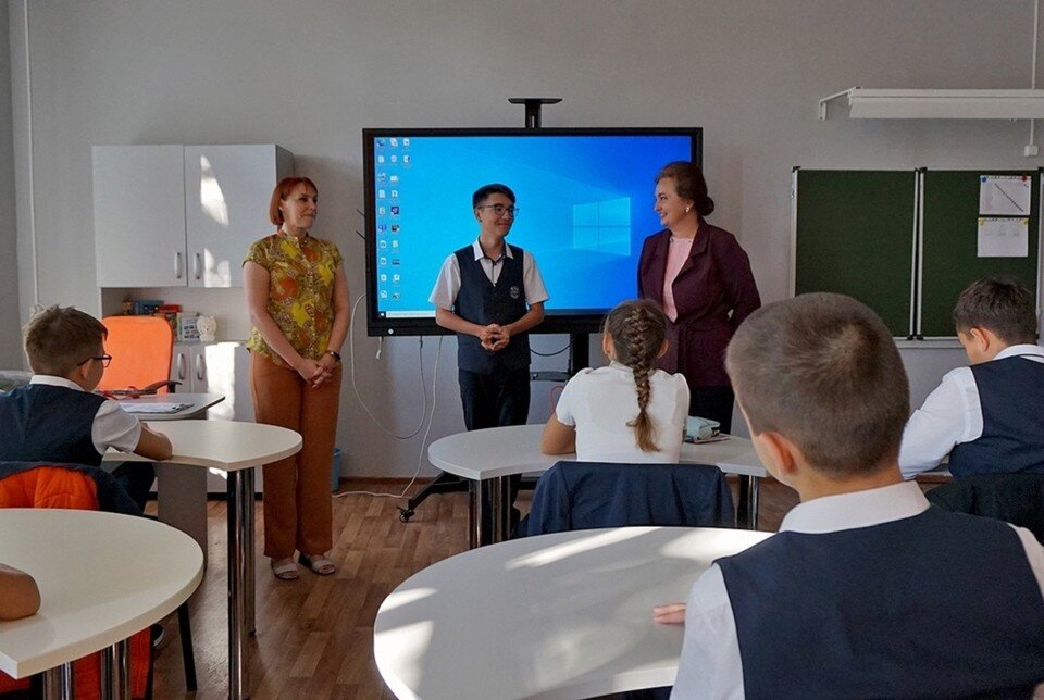     Инна Титаренко затронула такие темы, как семья и ее роль в становлении каждого человека. Фото: пресс-служба гордумы Таганрога.