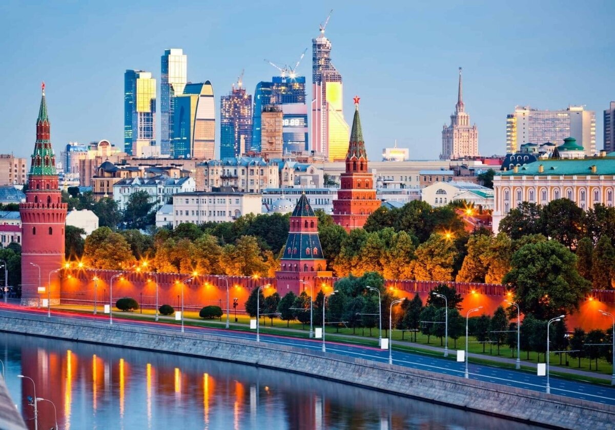 Фото из открытых источников. Москва Кремль и Москоу Сити.