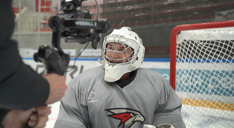 Крылатов андрей омск фото. Ведущий программы овертайм омск. Катмат андрей андреев. Программа овертайм омск. Королева омского авангарда.