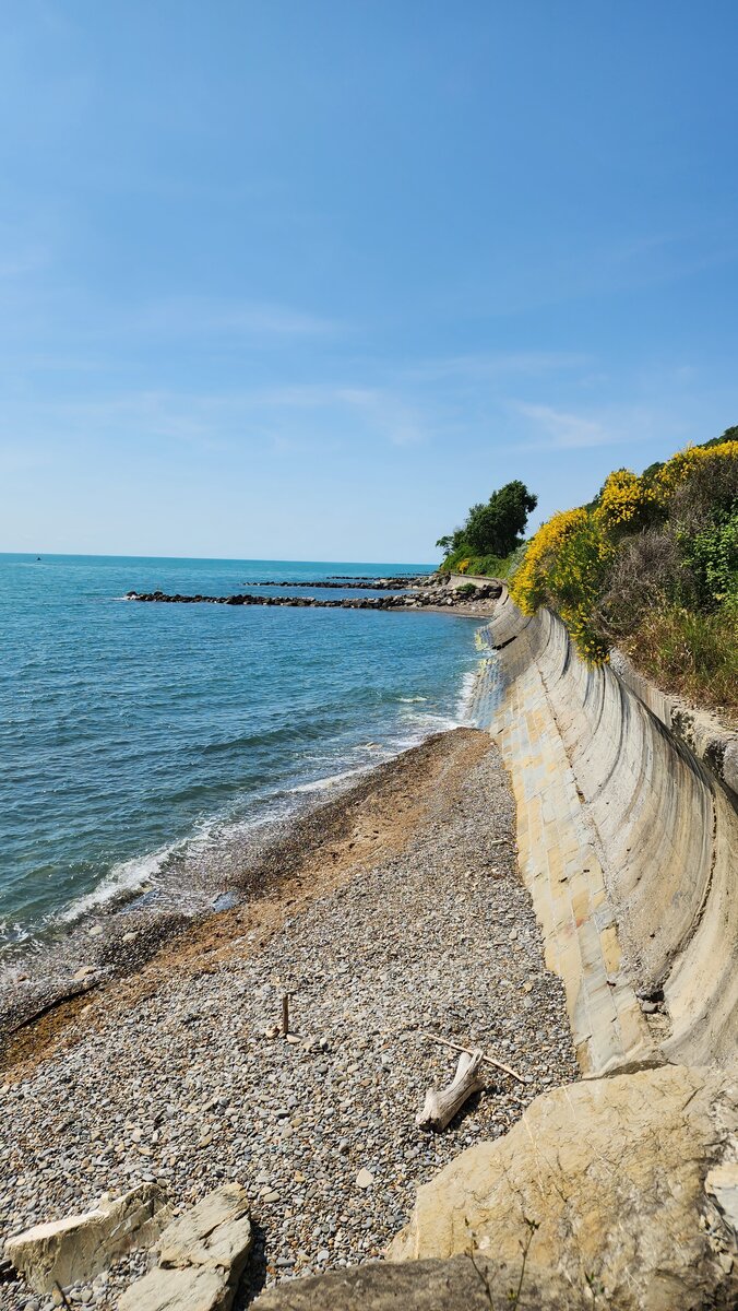  такие там кусочки берега