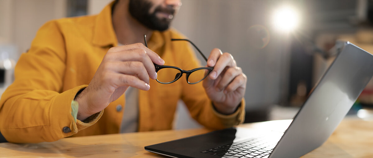 Любой монитор или экран телефона влияет на наше зрение 