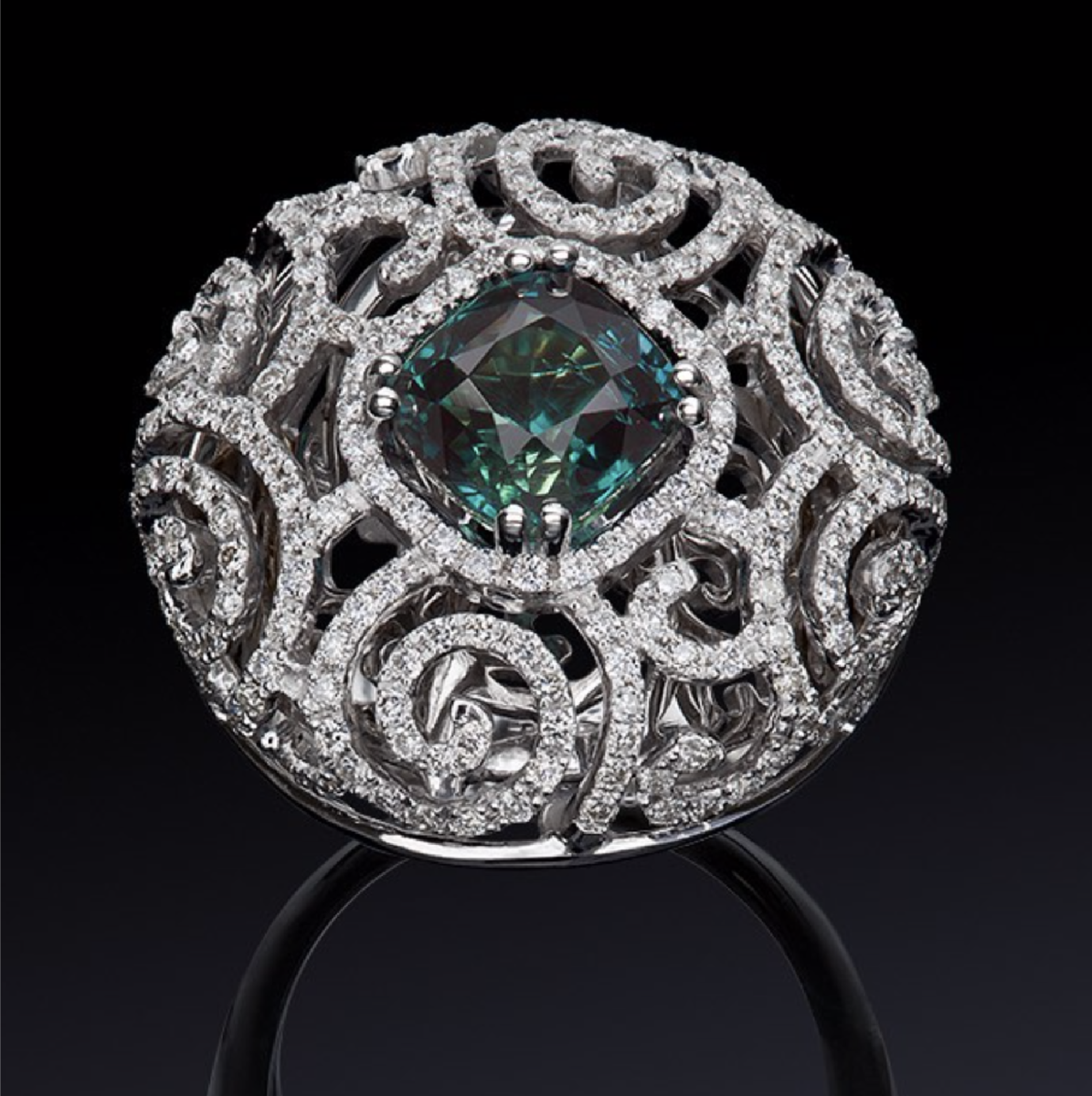 Кольцо с природным александритом и бриллиантами