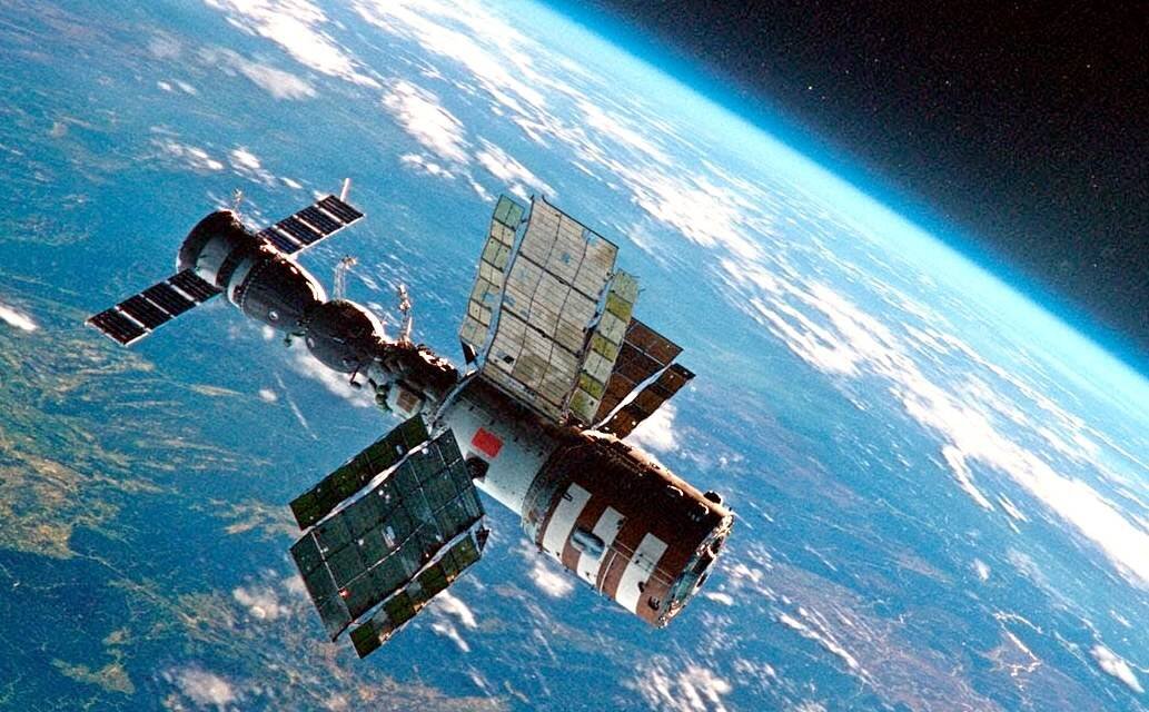 Рейтинг: IMDb - 7,2. Кинопоиск 7,4