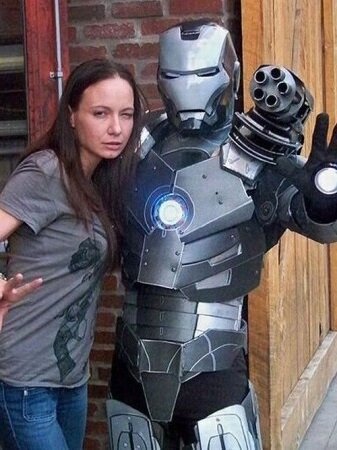 Многие считают, что это бессмысленная трата времени и кучи денег, но в реальности созданные костюмы выглядят очень круто.