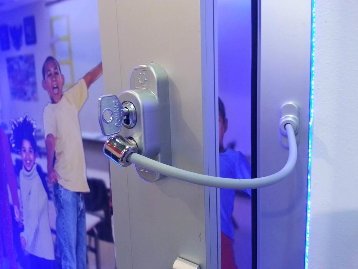 Замки на пластиковые окна: защита для ваших маленьких детей | Антонов ...