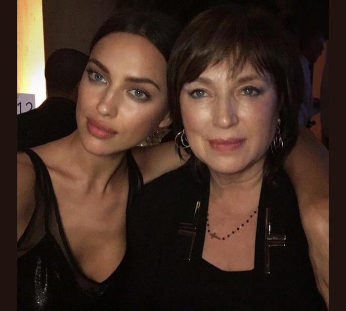 Ирина Шейк с мамой. Источник фото: Яндекс Картинки