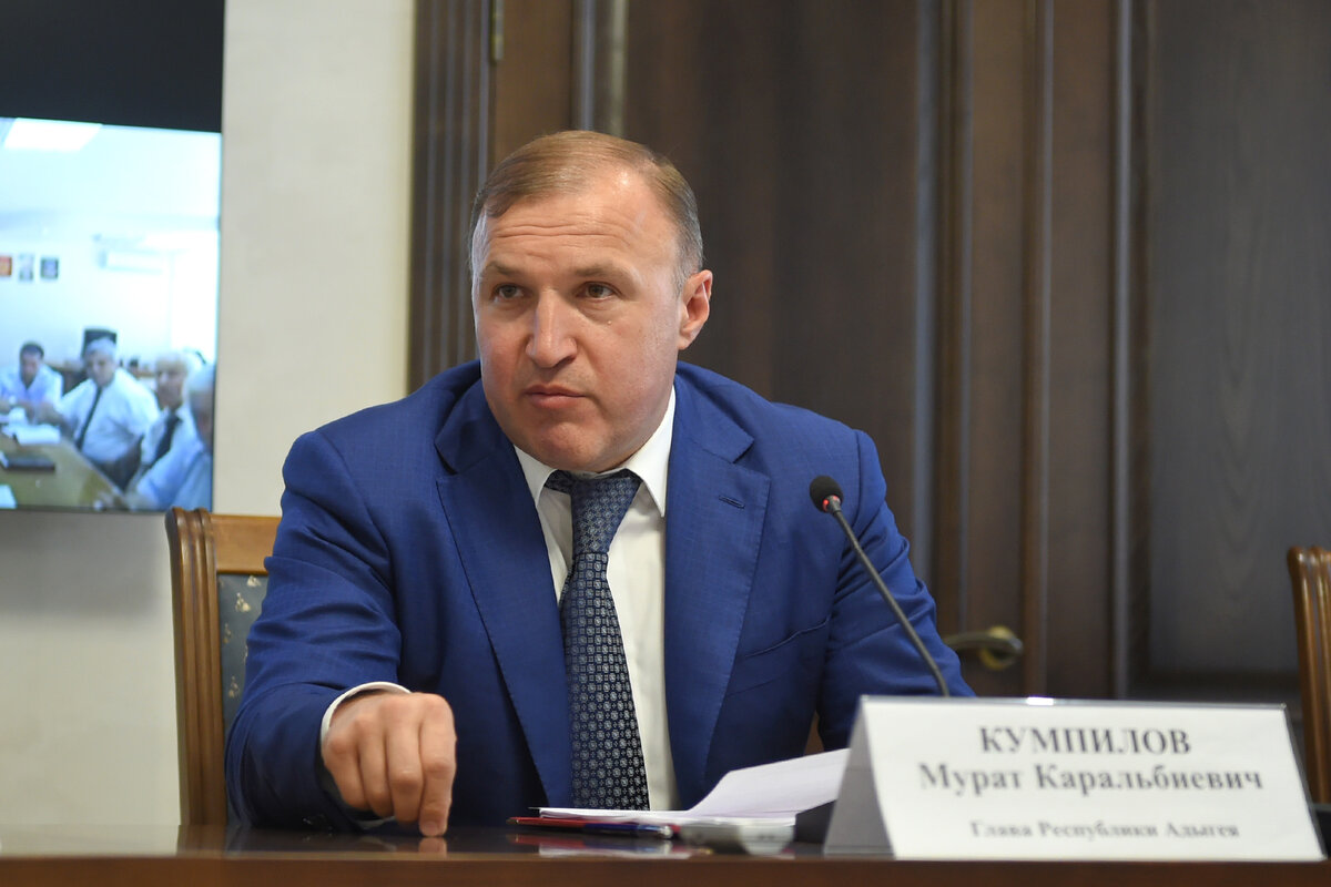 Недавно все обсуждали губернатора Иркутской области Сергея Левченко, который поднял себе зарплату аж на 44% – с 18, 8 до 27, 2 тысяч рублей.