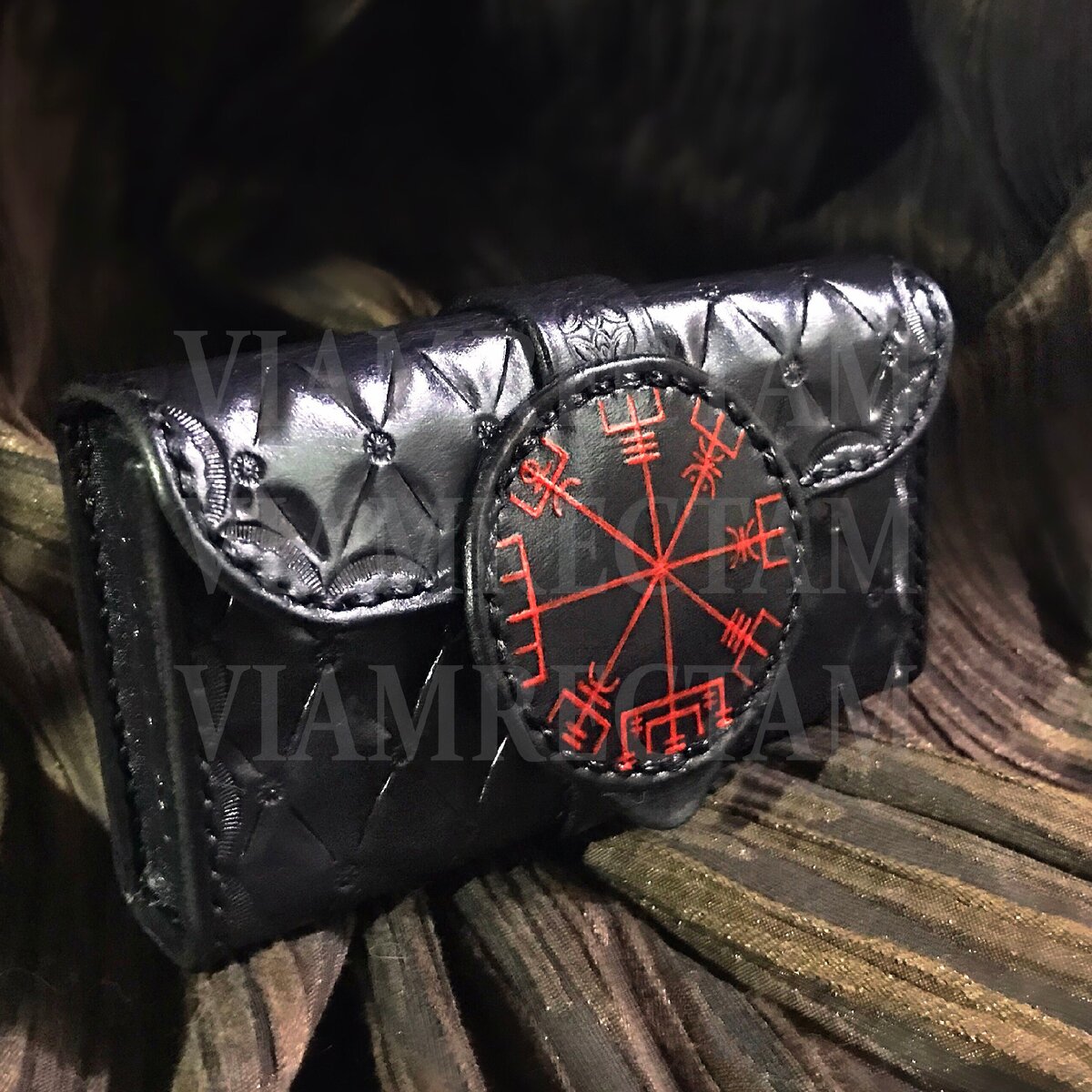 Viam Rectam: Чехол для Рун / Таро - Футляр Вегвизир © https://www.livemaster.ru/item/30468331-fen-shuj-i-ezoterika-chehol-dlya-run-taro-futlyar-vegvizir