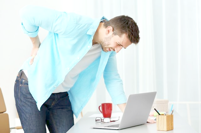 pexels.com | desyat-sposobov-ustraneniya-boli-v-spine-bez-lekarstv-osobeno-esli-ty-za-rulem-s-utra-do-vechera | domashny-aibolit |