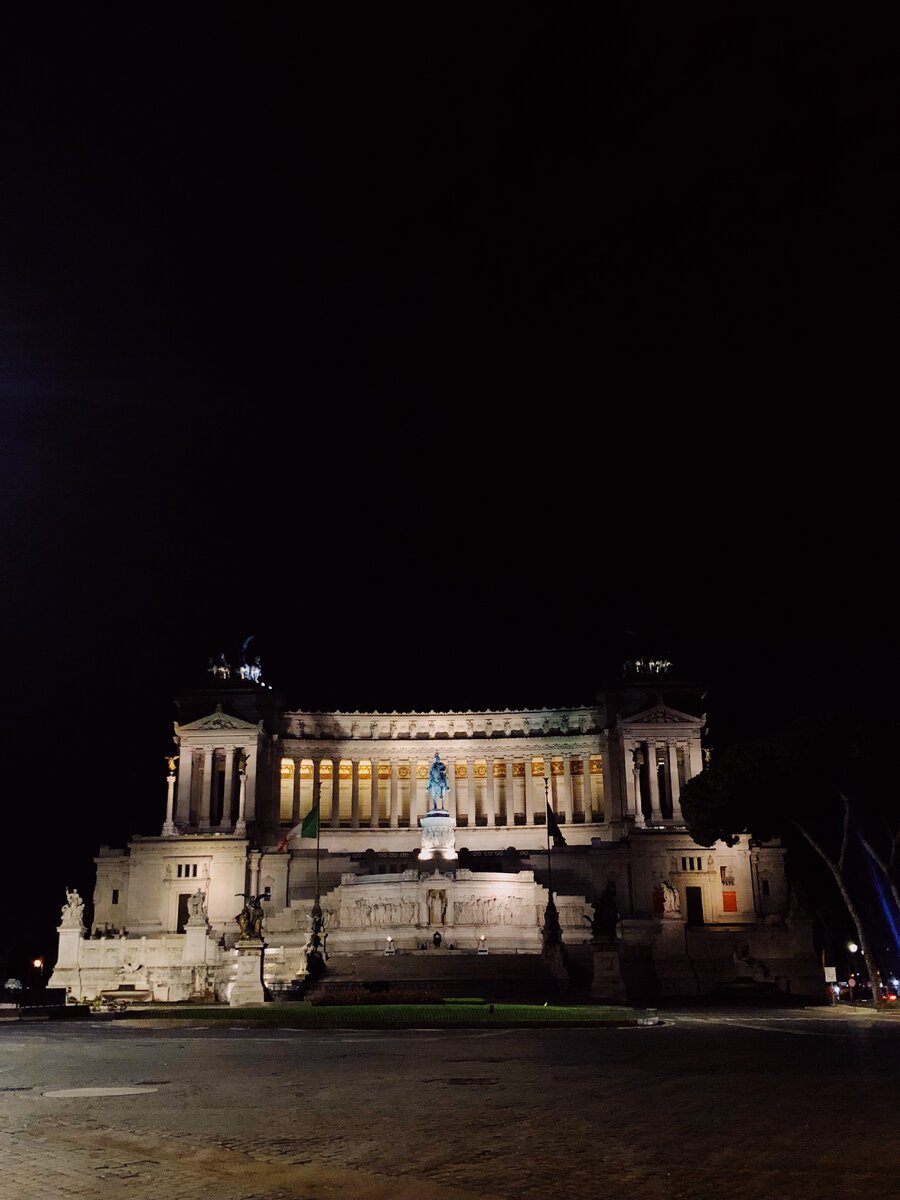 Вид на "Алтарь Отечества"