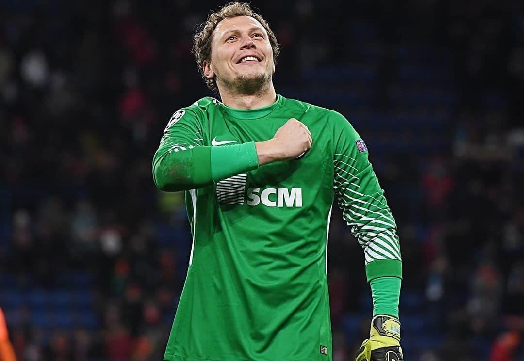 Говорят, хороший вратарь -уже полкоманды. Андрей Пятов.