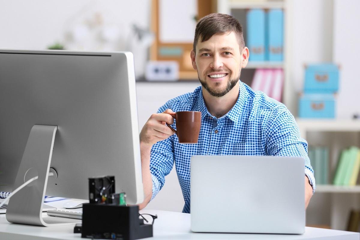 Если вы хотите зарабатывать деньги из дома, будь то работа на полный рабочий день или небольшой дополнительный доход, численность возможностей и доступных вариантов в наши дни кажется практически бесконечной. 